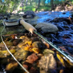 G.LOOMIS LOOMIS ASQUITH ROD - 9' 10wt - 4PC. 8 G.LOOMIS LOOMIS ASQUITH ROD - 9' 10wt - 4PC. -Rio Store Asquith 590 Lifestyle